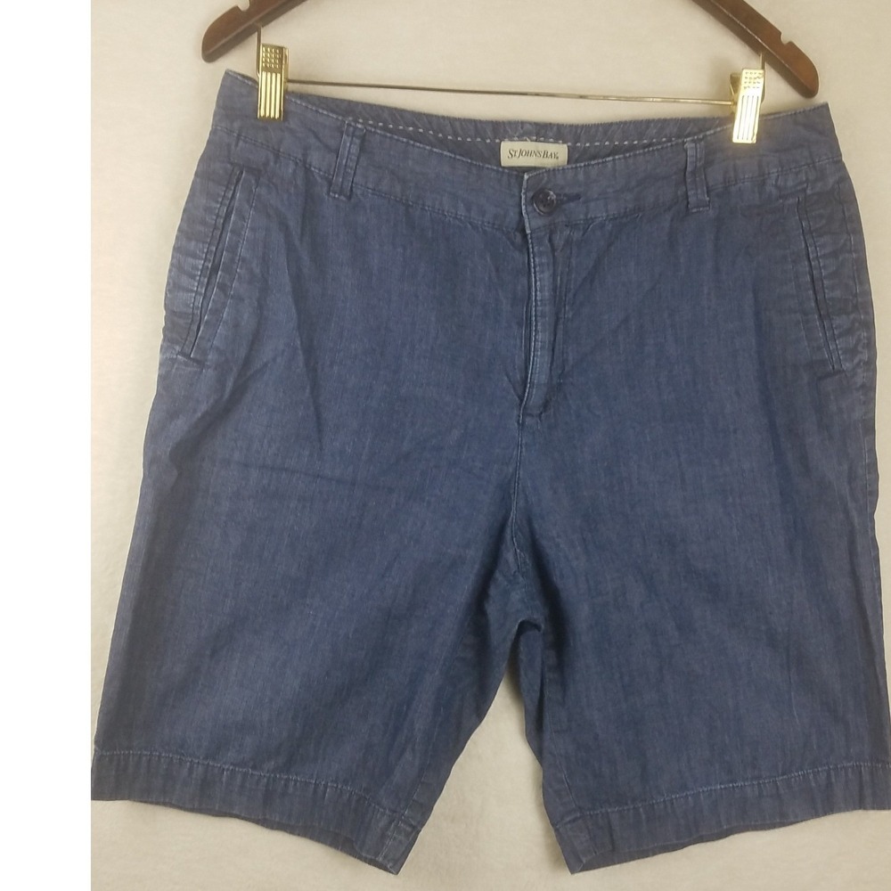 St Johns Bay womens Blue 100% Cotton Denim Shorts 14 Relaxed Fit Mid‎ Rise 9in